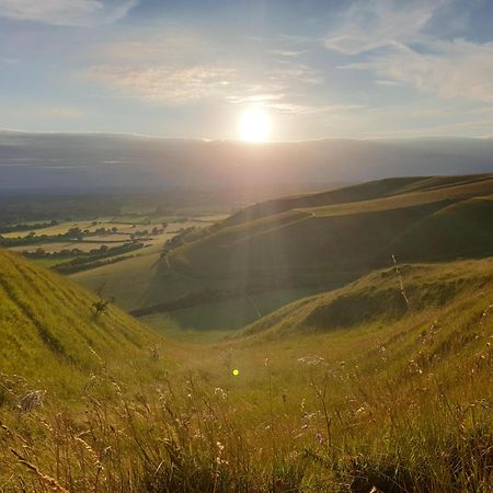 Vila Moors Wood Relaxing ,Tranquil Retreat With Hot Tub Chippenham  Exteriér fotografie