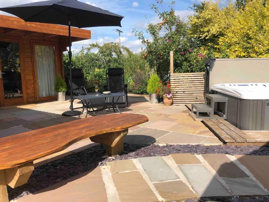 Vila Moors Wood Relaxing ,Tranquil Retreat With Hot Tub Chippenham  Exteriér fotografie