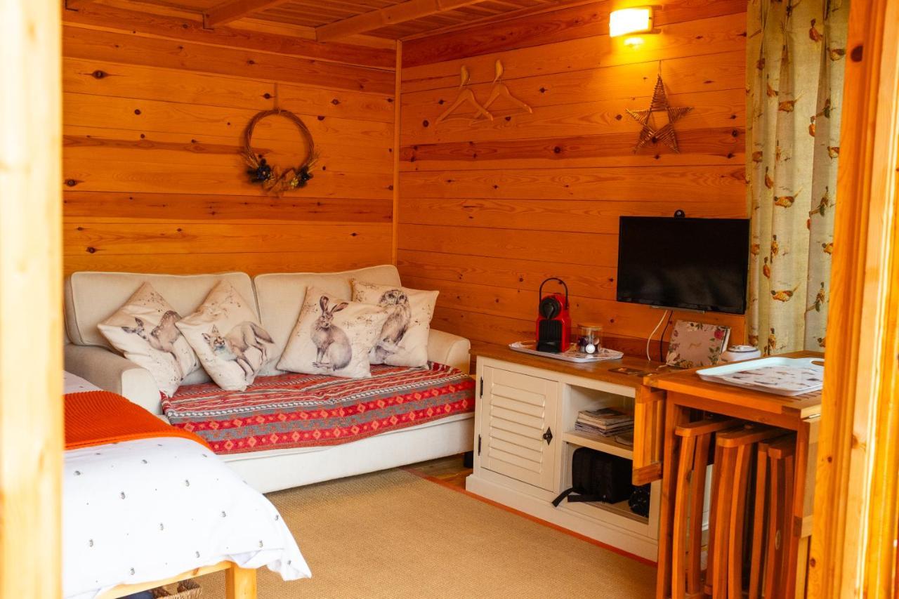 Vila Moors Wood Relaxing ,Tranquil Retreat With Hot Tub Chippenham  Exteriér fotografie