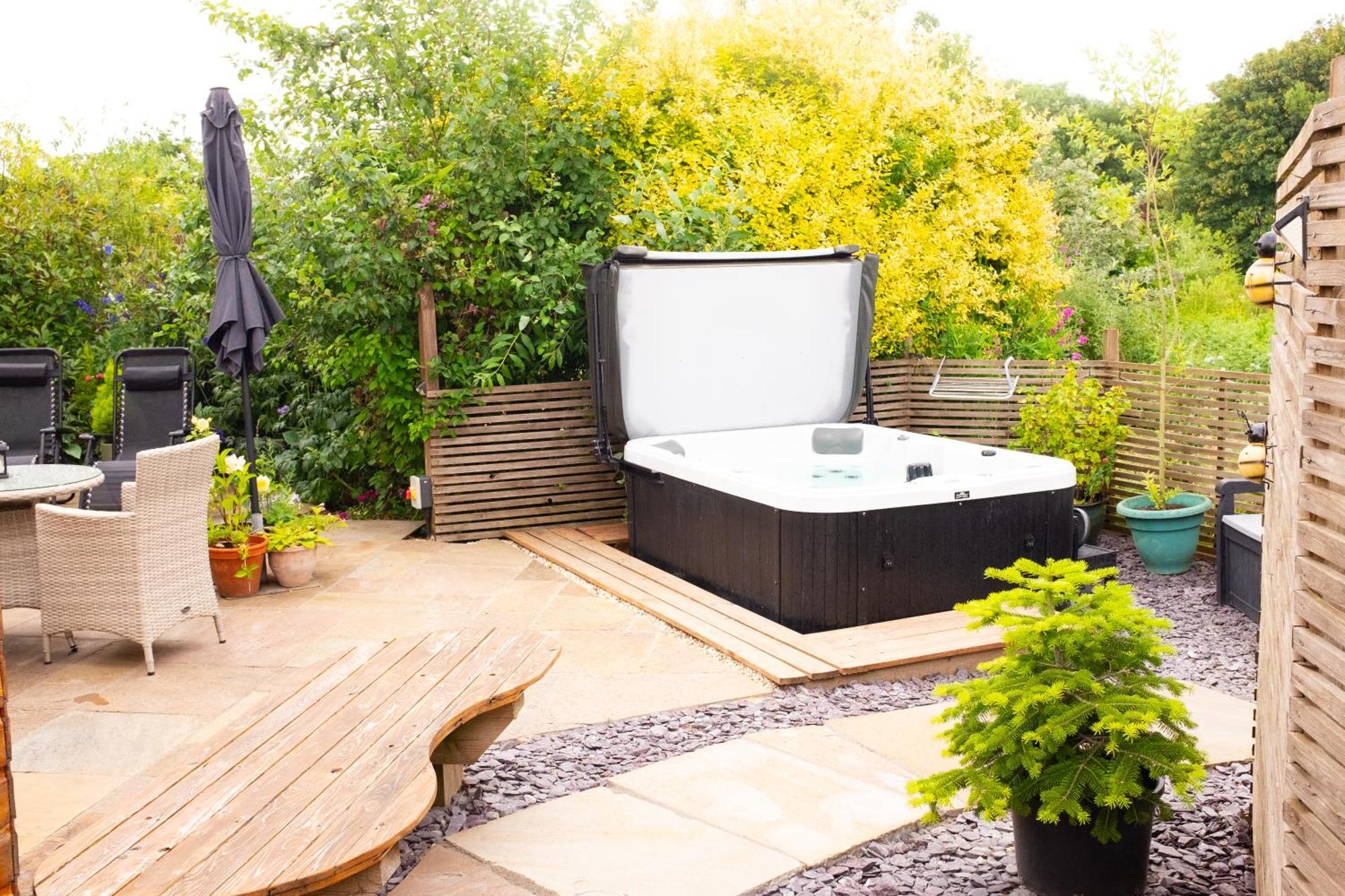 Vila Moors Wood Relaxing ,Tranquil Retreat With Hot Tub Chippenham  Exteriér fotografie