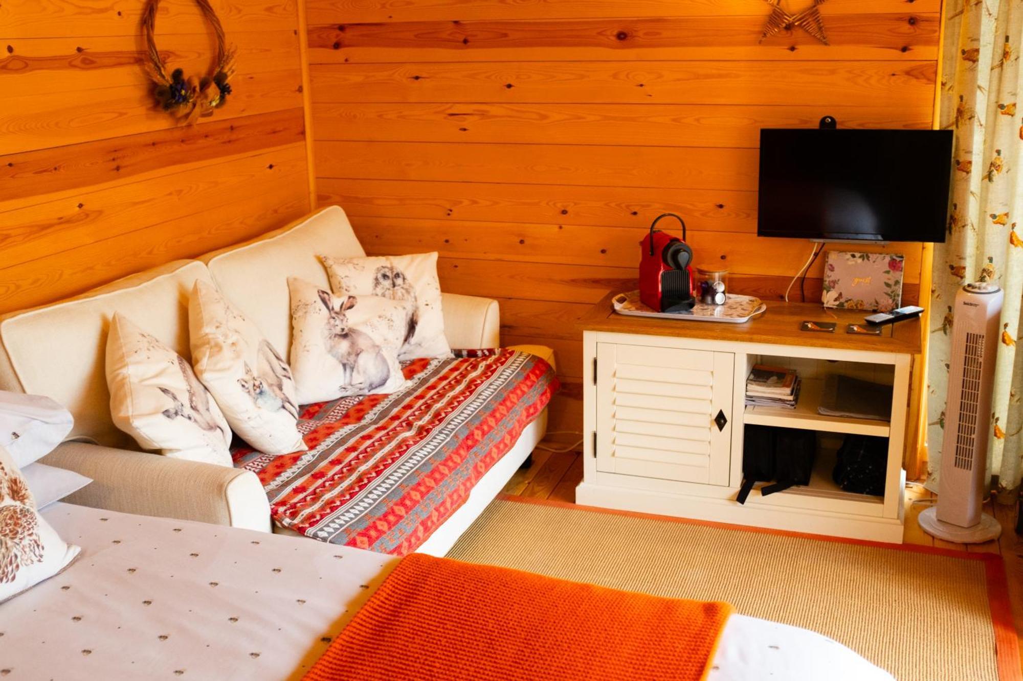 Vila Moors Wood Relaxing ,Tranquil Retreat With Hot Tub Chippenham  Exteriér fotografie