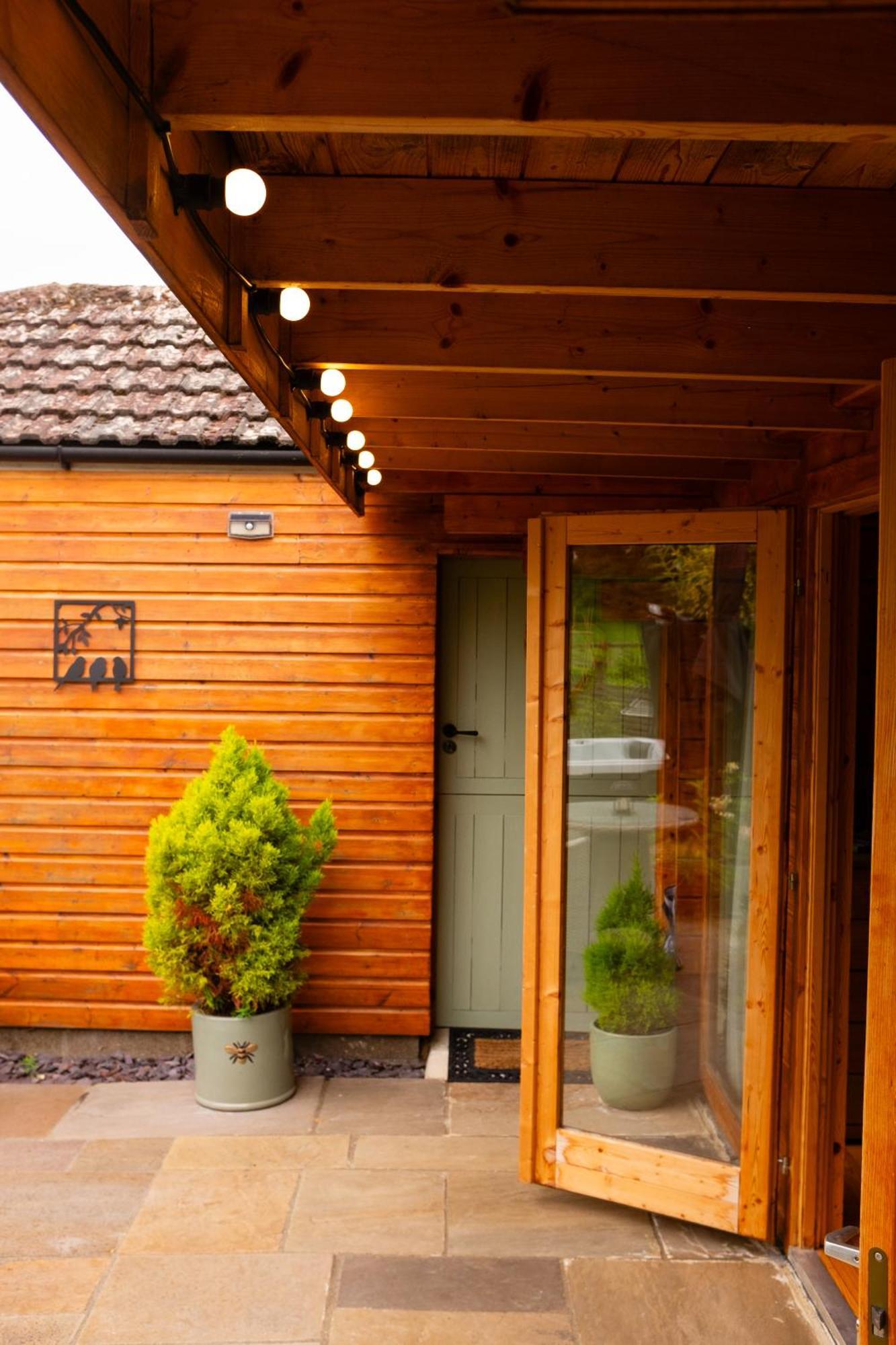 Vila Moors Wood Relaxing ,Tranquil Retreat With Hot Tub Chippenham  Exteriér fotografie